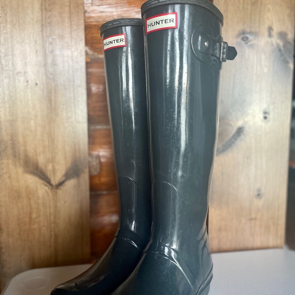 Hunter Original Tall Gloss Rain Boots, Navy, Women’s Size 9